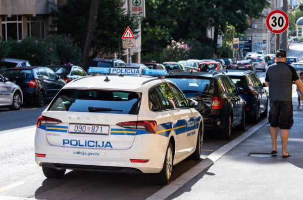 Ilustrativna policija-158
