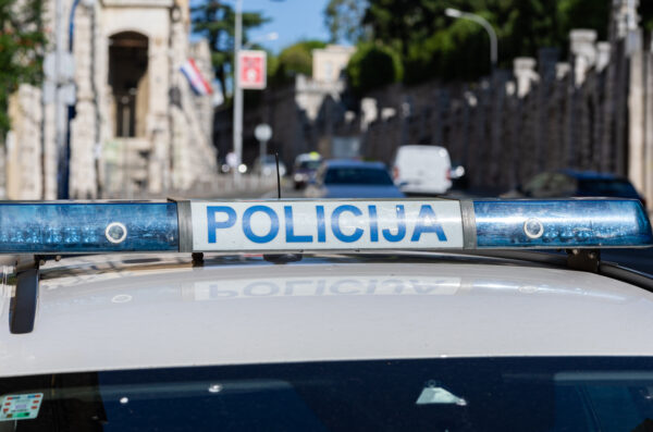 Ilustrativna policija-160