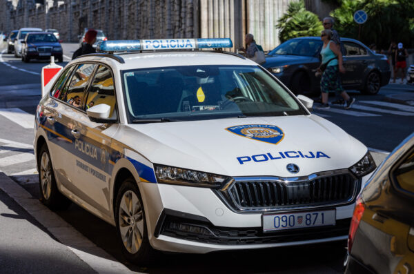 Ilustrativna policija-161