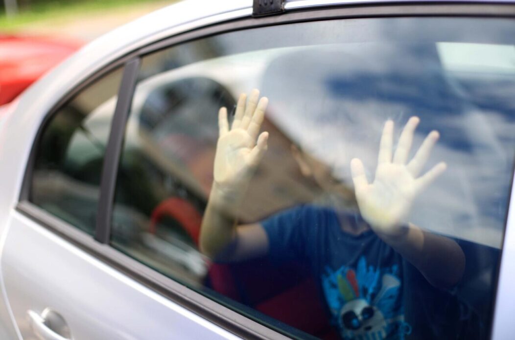 Dijete u automobilu Dijete u automobilu
