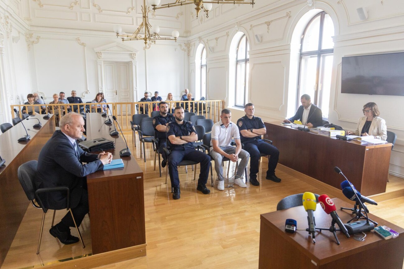 Osijek: Suđenje policajcu Marku Smažilu za ubojstvo Mihaele Berak Osijek: Suđenje policajcu Marku Smažilu za ubojstvo Mihaele Berak
