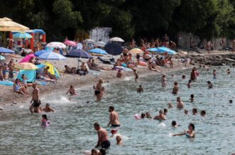 Rijeka: Mravinjak na plaži pod stadionom na Kantridi Rijeka: Mravinjak na plaži pod stadionom na Kantridi