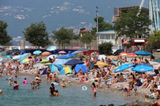 Rijeka: Mravinjak na plaži pod stadionom na Kantridi Rijeka: Mravinjak na plaži pod stadionom na Kantridi