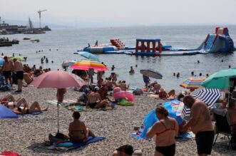Rijeka: Mravinjak na plaži pod stadionom na Kantridi Rijeka: Mravinjak na plaži pod stadionom na Kantridi