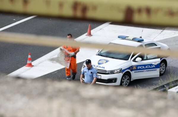 Mjesto gdje je sinoć došlo do sukoba između navijača Torcide i policije  još uvijek je zatvoreno zbog očevida