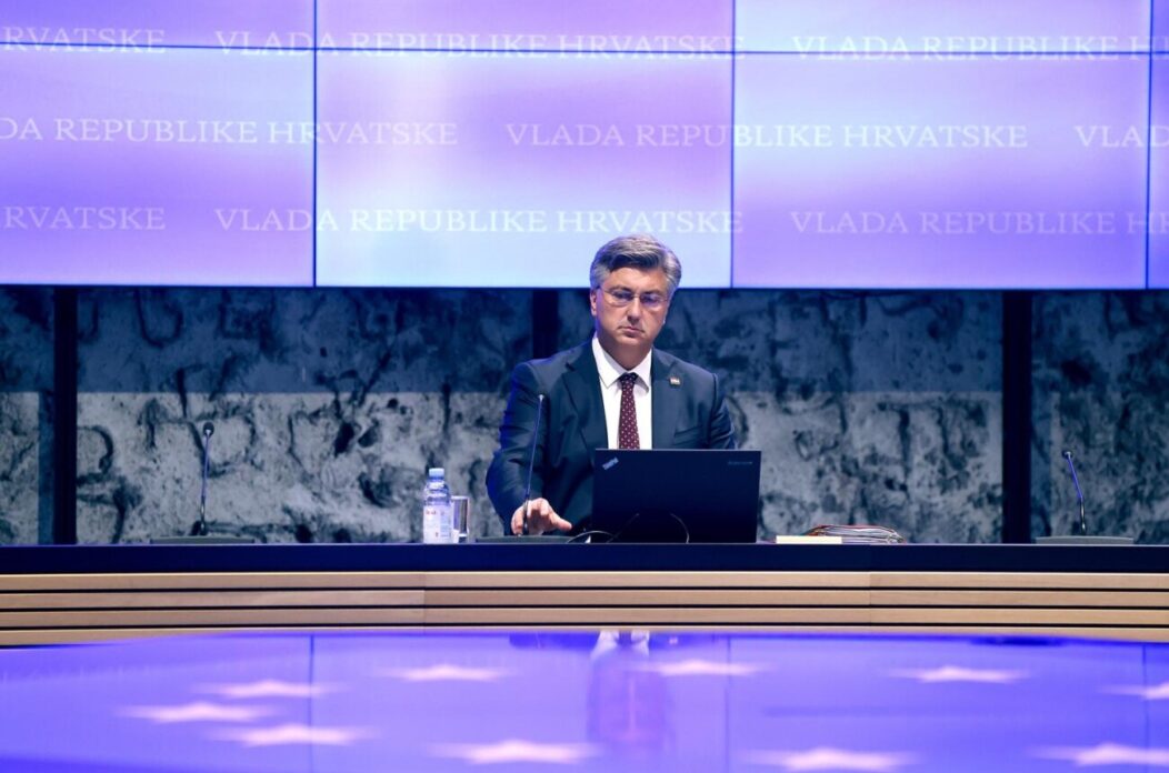 Zagreb: Vlada RH povećala plaće državnim dužnosnicima Zagreb: Vlada RH povećala plaće državnim dužnosnicima