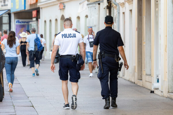 Policija korzo ilustrativna Poljski policajac-1