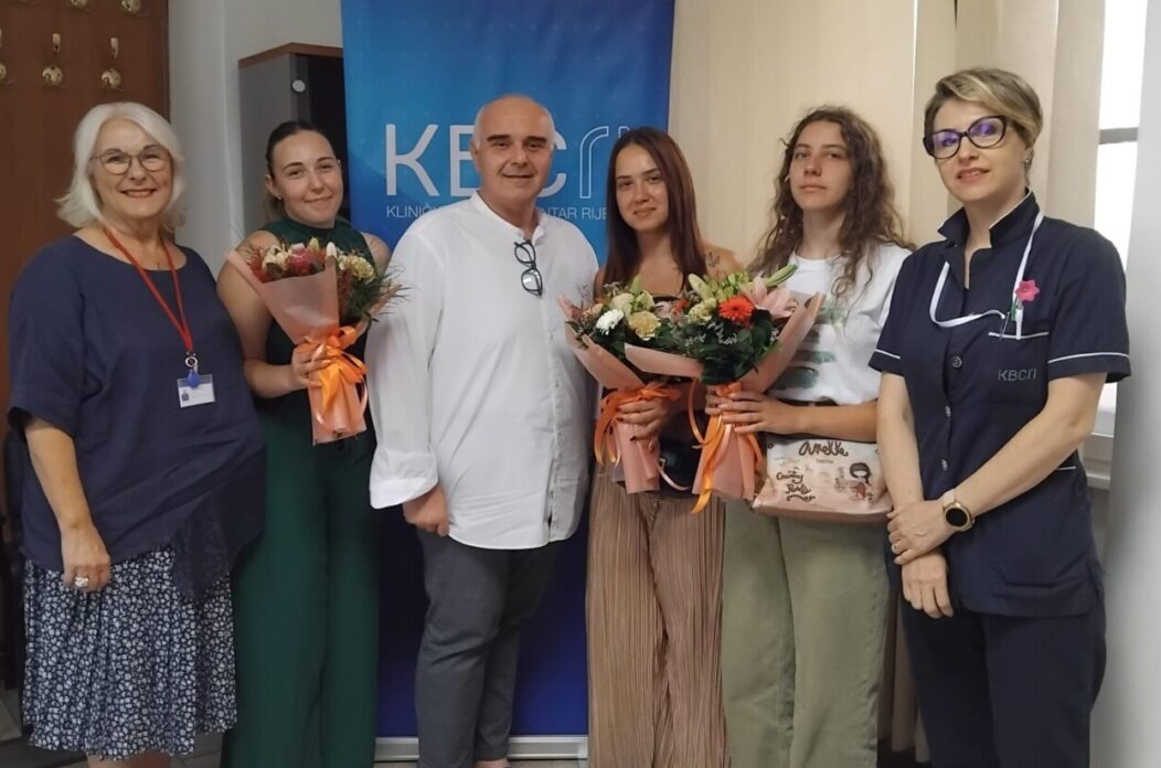 Stipendistice, prof. dr. sc. Ružić, prof. dr. sc. Dintinjana, mag.med.techn. Magaš (1) Stipendistice, prof. dr. sc. Ružić, prof. dr. sc. Dintinjana, mag.med.techn. Magaš (1)
