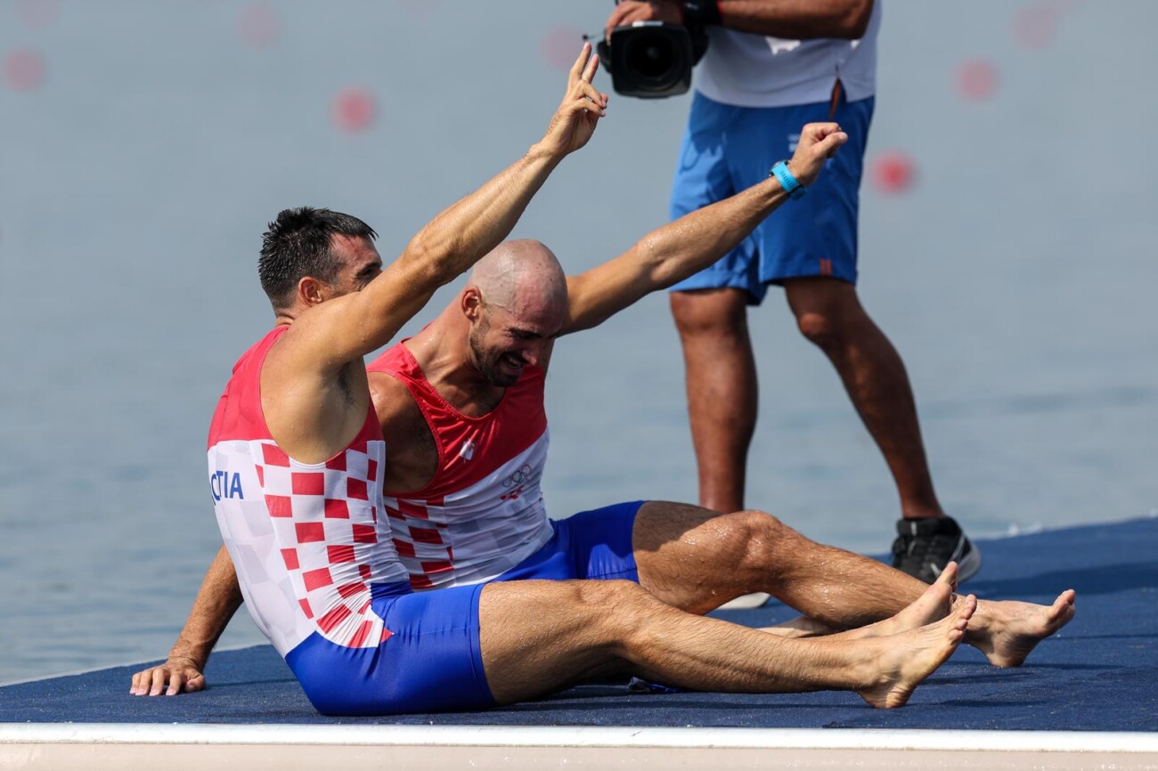 Pariz: Braća Sinković osvojila zlato na Olimpijskim igrama u dvojcu bez kormilara Pariz: Braća Sinković osvojila zlato na Olimpijskim igrama u dvojcu bez kormilara