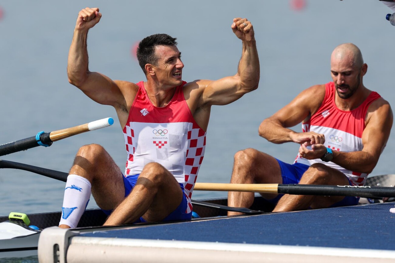 Pariz: Braća Sinković osvojila zlato na Olimpijskim igrama u dvojcu bez kormilara Pariz: Braća Sinković osvojila zlato na Olimpijskim igrama u dvojcu bez kormilara