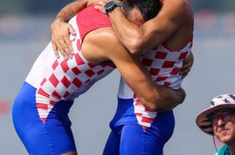 Pariz: Braća Sinković osvojila zlato na Olimpijskim igrama u dvojcu bez kormilara Pariz: Braća Sinković osvojila zlato na Olimpijskim igrama u dvojcu bez kormilara