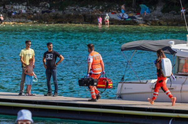 Pula: Spasioci i hitna spašavali unesrećenu osobu kraj vaterpolo igrališta na Mornaru