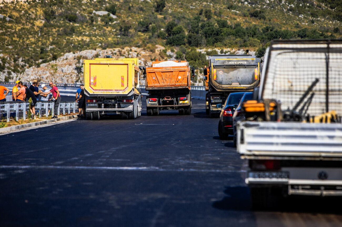 Čapljina: Kamioni testirali most “Hercegovina” na dionici Počitelj – Zvirovići Čapljina: Kamioni testirali most “Hercegovina” na dionici Počitelj – Zvirovići