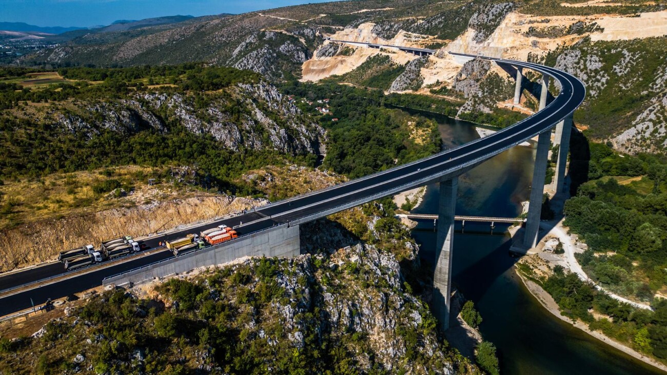 Čapljina: Kamioni testirali most “Hercegovina” na dionici Počitelj – Zvirovići Čapljina: Kamioni testirali most “Hercegovina” na dionici Počitelj – Zvirovići