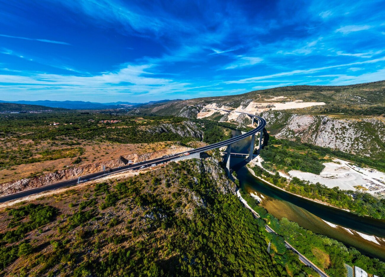 Čapljina: Kamioni testirali most “Hercegovina” na dionici Počitelj – Zvirovići Čapljina: Kamioni testirali most “Hercegovina” na dionici Počitelj – Zvirovići