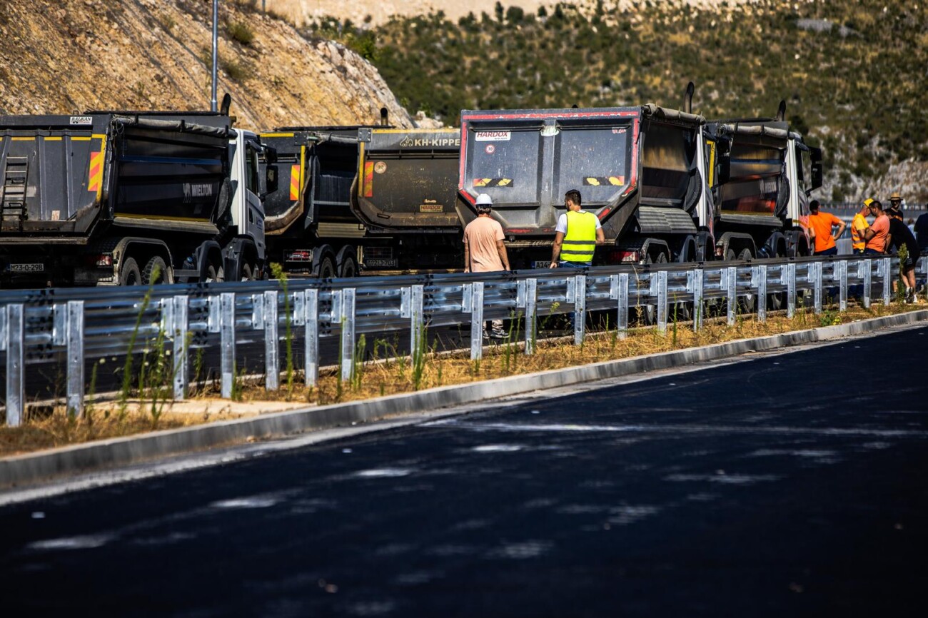 Čapljina: Kamioni testirali most “Hercegovina” na dionici Počitelj – Zvirovići Čapljina: Kamioni testirali most “Hercegovina” na dionici Počitelj – Zvirovići