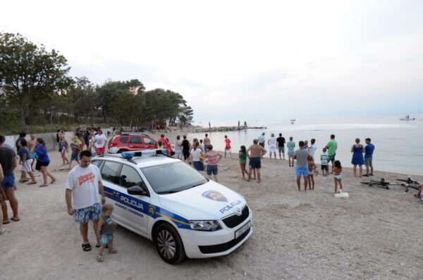Malinska: Izgorio gliser na plai ispred hotela Blue Waves Resort