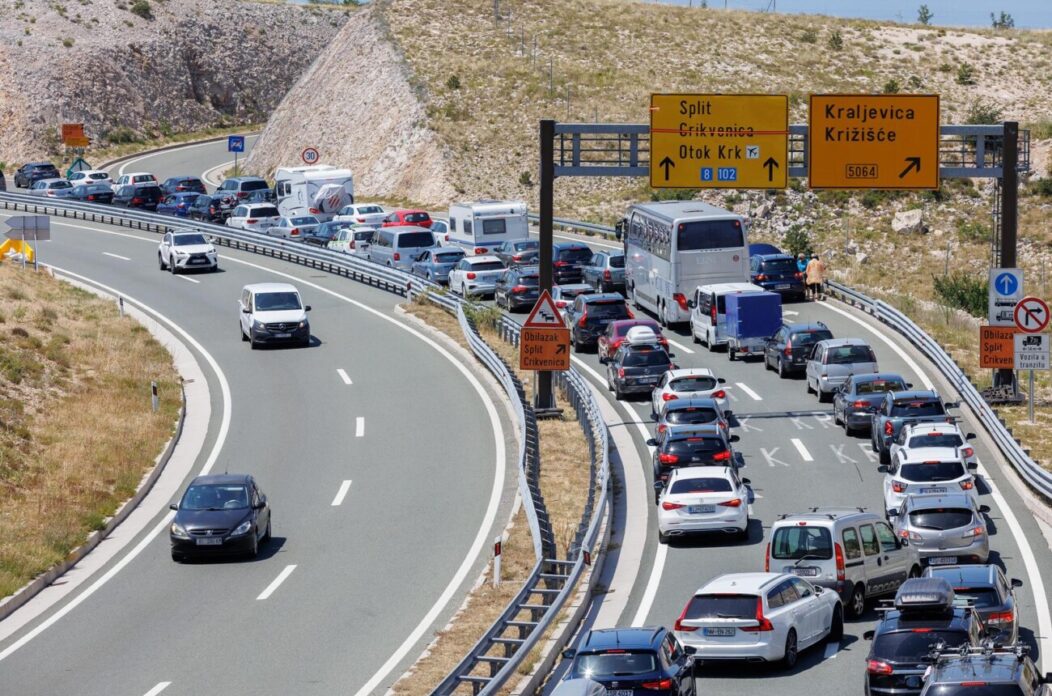 Gužve na autocesti A7 u smjeru Krčkog mosta Gužve na autocesti A7 u smjeru Krčkog mosta