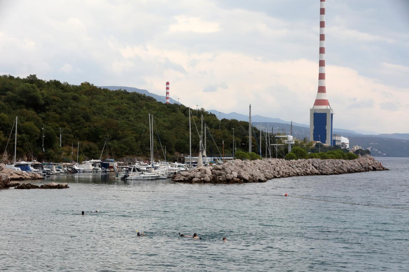 Rijeka: Rijetki kupači na plaži Nova voda Rijeka: Rijetki kupači na plaži Nova voda