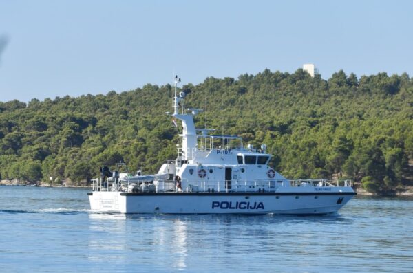 ibenik: Brod pomorske policije eljko Ragu-Dubrovnik u kanalu Sv.Ante