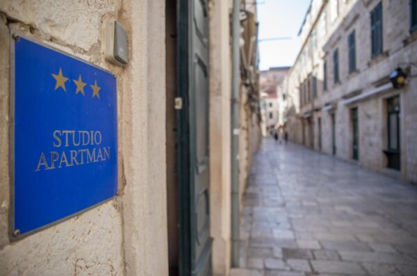 Dubrovnik planira prestati izdavati nove dozvole za apartmane unutar gradskih zidina