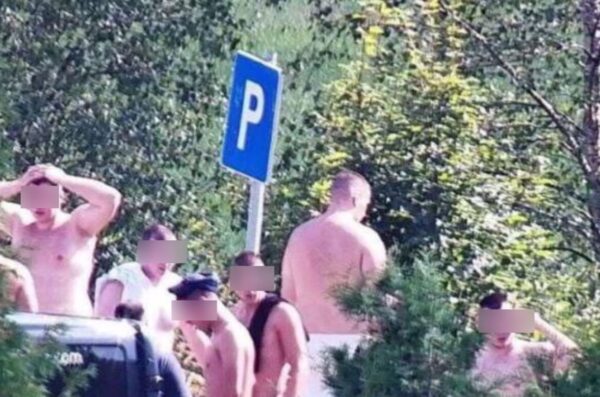 TUČNJAVA NAVIJAČA VRATA