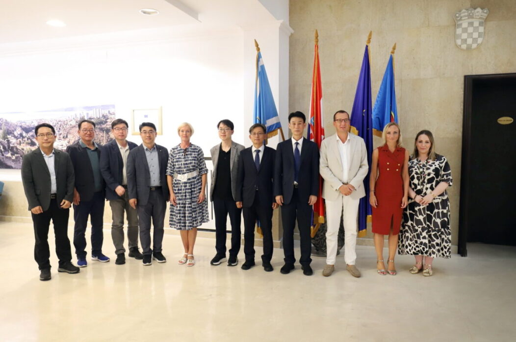Korejska-delegacija-u-posjetu-Rijeci-19-1200×800 Korejska-delegacija-u-posjetu-Rijeci-19-1200×800