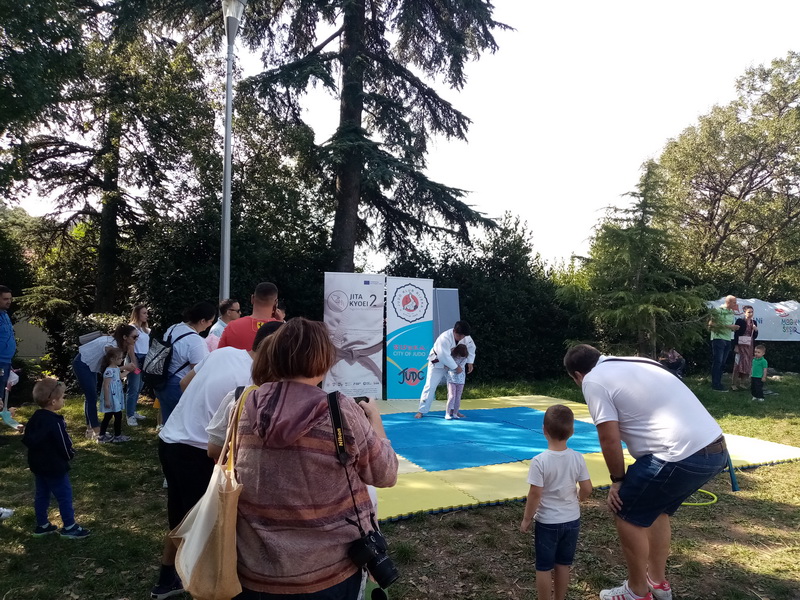 Magični-šešir-judo Magični-šešir-judo