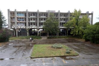 Malinska: Ruševine hotelskog naselja Haludovo Malinska: Ruševine hotelskog naselja Haludovo