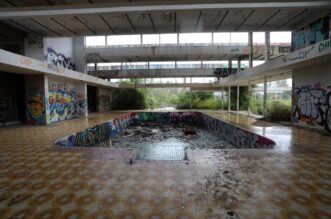 Malinska: Ruševine hotelskog naselja Haludovo Malinska: Ruševine hotelskog naselja Haludovo