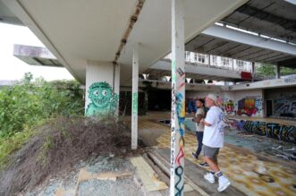 Malinska: Ruševine hotelskog naselja Haludovo Malinska: Ruševine hotelskog naselja Haludovo