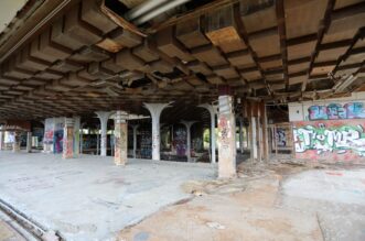 Malinska: Ruševine hotelskog naselja Haludovo Malinska: Ruševine hotelskog naselja Haludovo