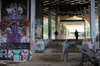 Malinska: Ruševine hotelskog naselja Haludovo Malinska: Ruševine hotelskog naselja Haludovo