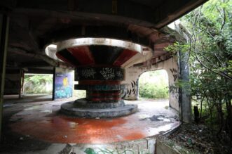 Malinska: Ruševine hotelskog naselja Haludovo Malinska: Ruševine hotelskog naselja Haludovo