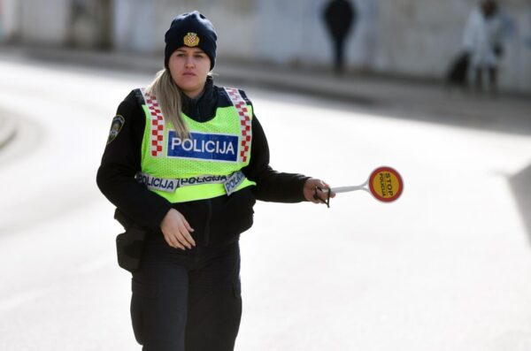 ibenik: Prometna policija kontrolira vozila na prometnicama