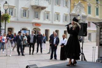 Rijeka: Dijelovi mjuzikla “Sunset Boulevard” izvedeni na Korzu