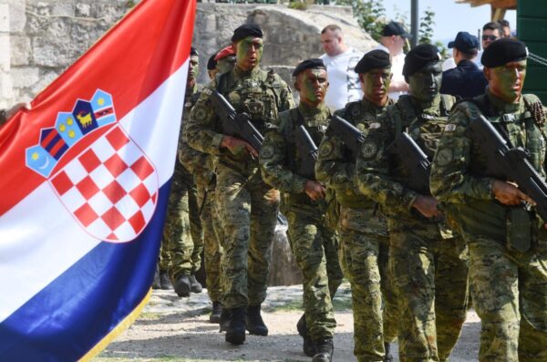 Knin: Sve?ani prijam za vojnike 11. narataja Sredita za razvoj vo?a “Marko Babi?”