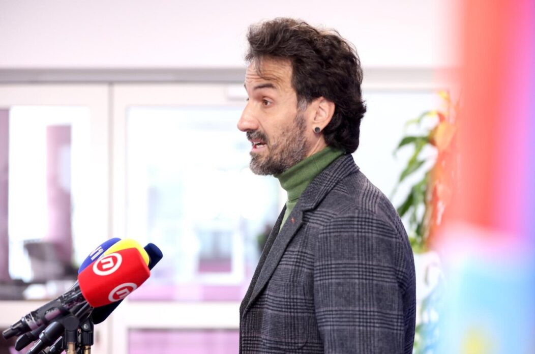 Zagreb: Miletić o sve više odgoda za upis djece u školu povezano s ovisnošću o ekranu Zagreb: Miletić o sve više odgoda za upis djece u školu povezano s ovisnošću o ekranu