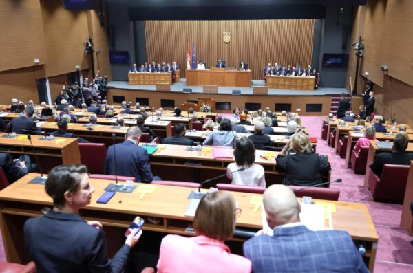 Zagreb: Prvi put u novom prostoru pocelo  jesensko zasjedanje Sabora