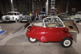 Rijeka: Izložba oldtimer automobila u Exportdrvu Rijeka: Izložba oldtimer automobila u Exportdrvu