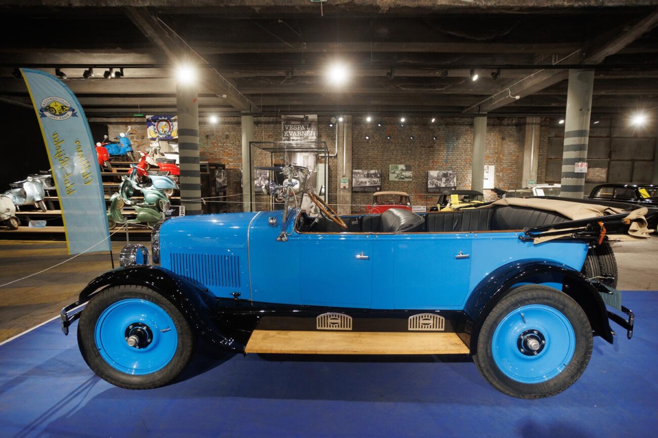 Rijeka: Izložba oldtimer automobila u Exportdrvu Rijeka: Izložba oldtimer automobila u Exportdrvu