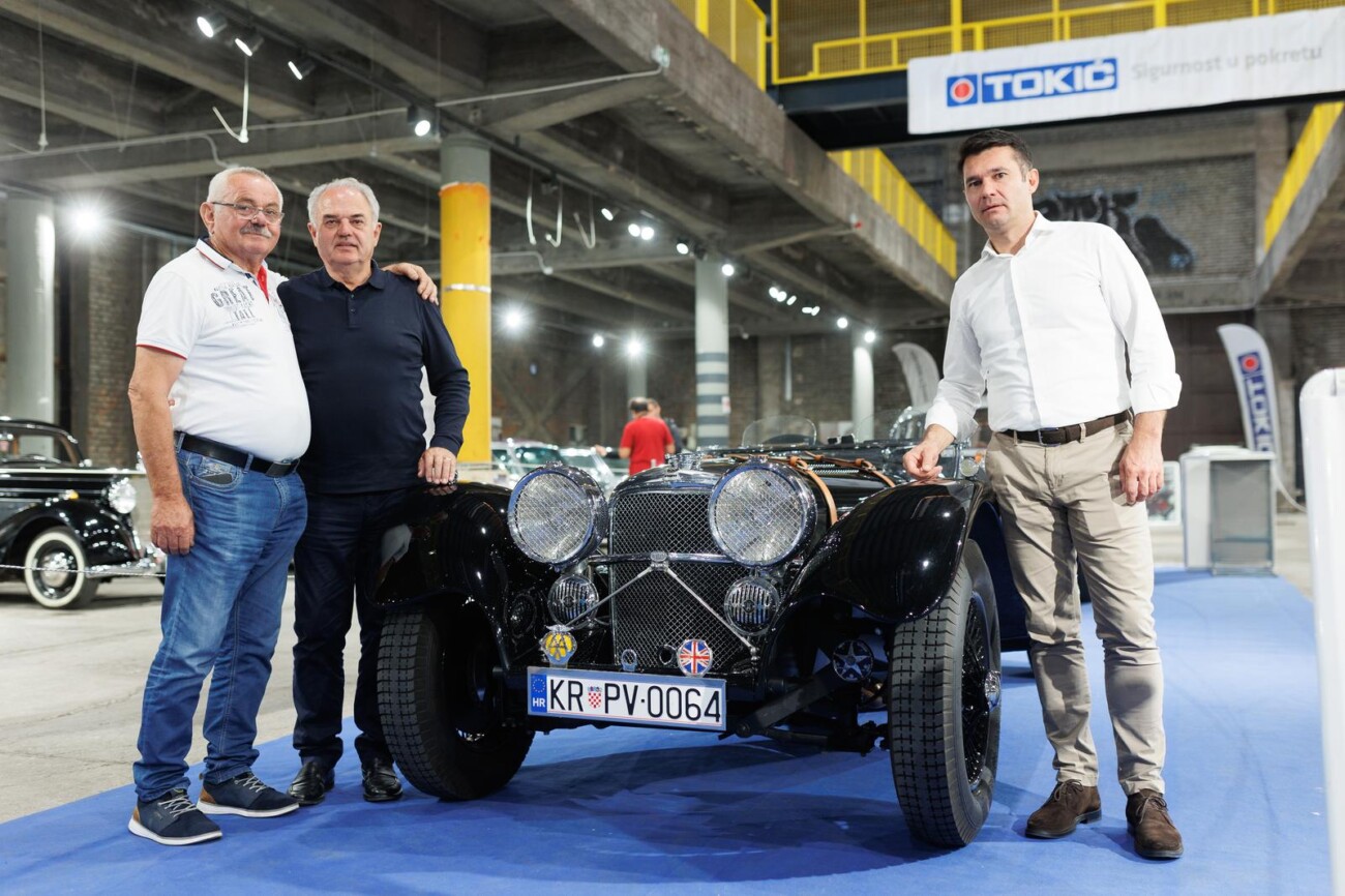Rijeka: Izložba oldtimer automobila u Exportdrvu Rijeka: Izložba oldtimer automobila u Exportdrvu
