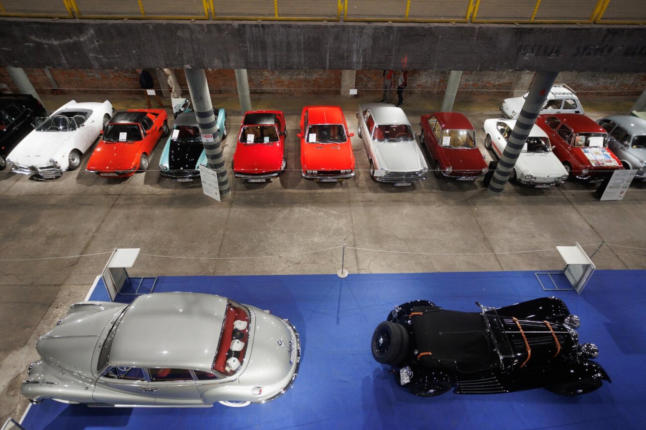 Rijeka: Izložba oldtimer automobila u Exportdrvu Rijeka: Izložba oldtimer automobila u Exportdrvu