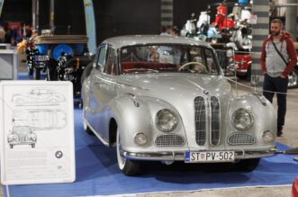Rijeka: Izložba oldtimer automobila u Exportdrvu Rijeka: Izložba oldtimer automobila u Exportdrvu