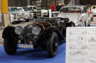 Rijeka: Izložba oldtimer automobila u Exportdrvu Rijeka: Izložba oldtimer automobila u Exportdrvu