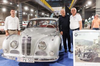 Rijeka: Izložba oldtimer automobila u Exportdrvu Rijeka: Izložba oldtimer automobila u Exportdrvu