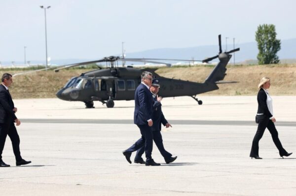 Zagreb: Preuzimanje helikoptera Black Hawk kojem su nazočili Milanović i Banožić