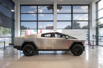 Tesla Cybertruck stigao u Hrvatsku, ali može se samo gledati Tesla Cybertruck stigao u Hrvatsku, ali može se samo gledati