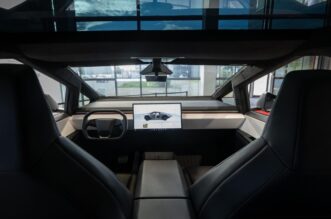 Tesla Cybertruck stigao u Hrvatsku, ali može se samo gledati Tesla Cybertruck stigao u Hrvatsku, ali može se samo gledati