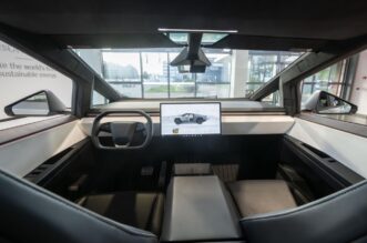 Tesla Cybertruck stigao u Hrvatsku, ali može se samo gledati Tesla Cybertruck stigao u Hrvatsku, ali može se samo gledati